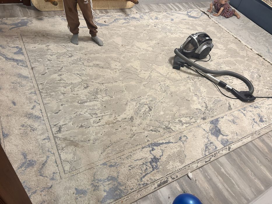 Ковер в хорошем состияния