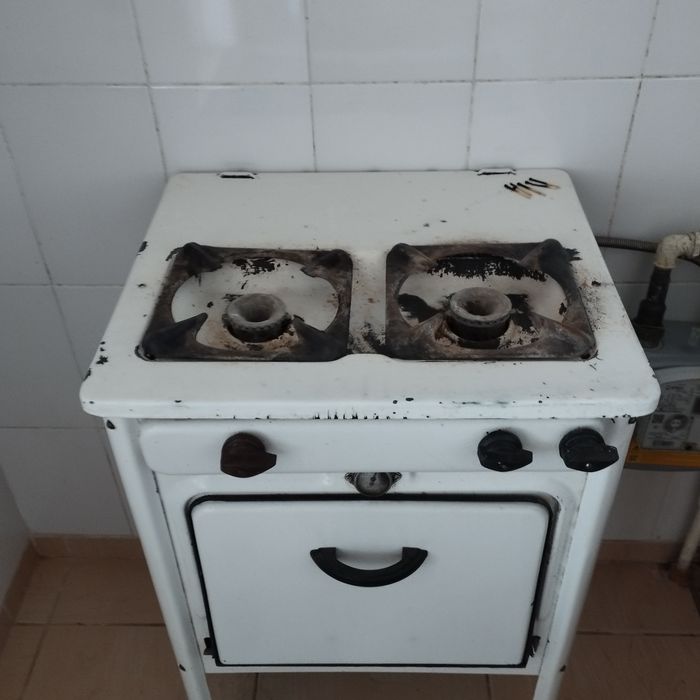 Продаю газ плиту