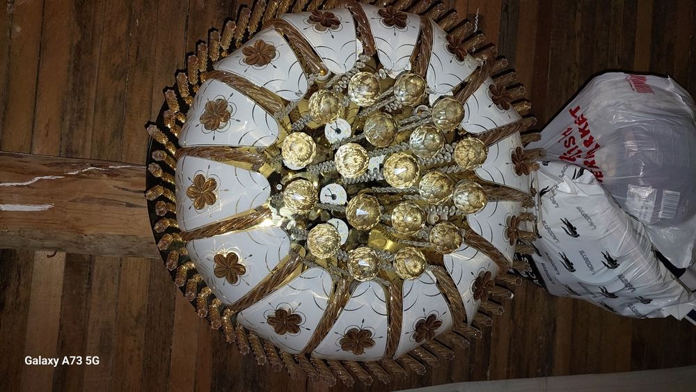 Lustra 300ming yana keliwamiz