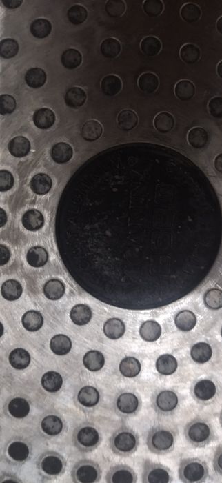 продам 5л кастрюлю с крышкой