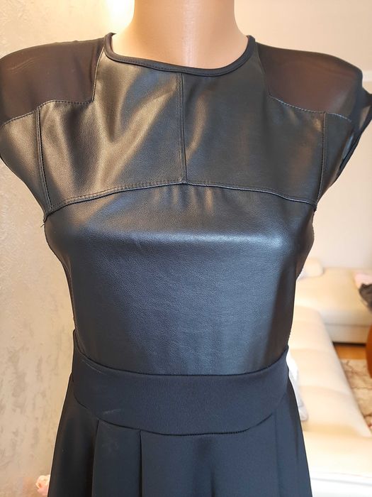 Рокля от кожа,полиетер и тюл