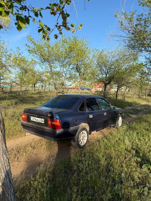 Срочно продам машину опель вектра