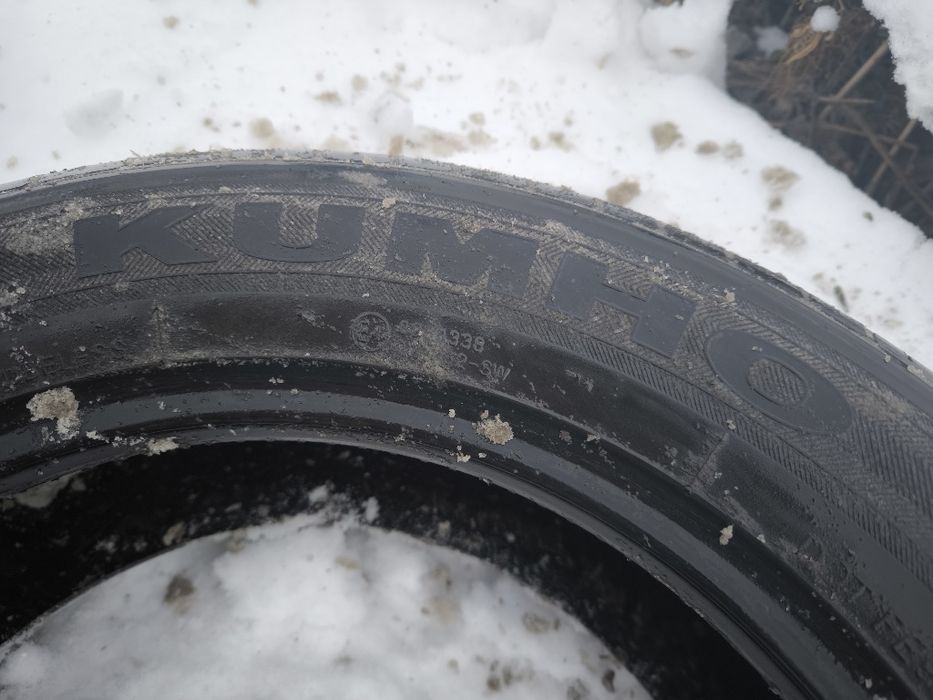 Продам шины 2 шт