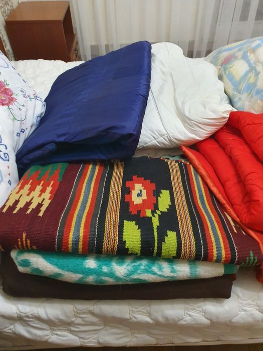 Продам одеяла, матрасы, покрывала, подушки