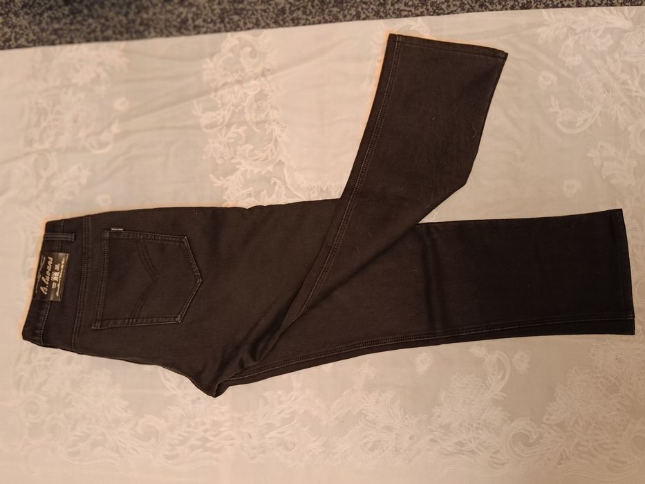 Продам джинсы ц 3500 тенге