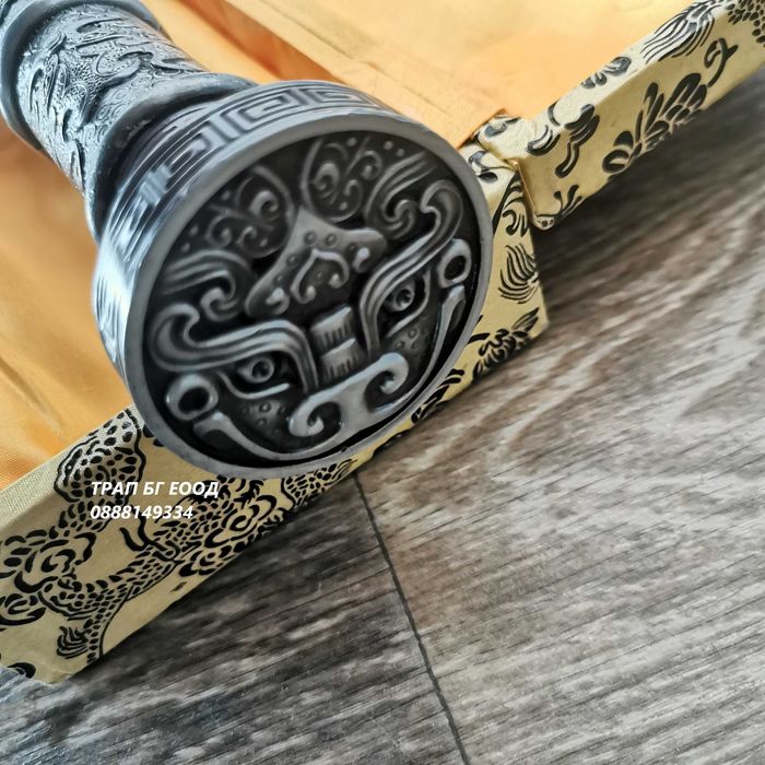 Стоманен меч Син Дракон с масивна дървена кания и метални орнаменти