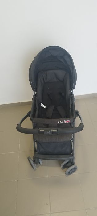 Продам прогулочную коляску бренда Joie.