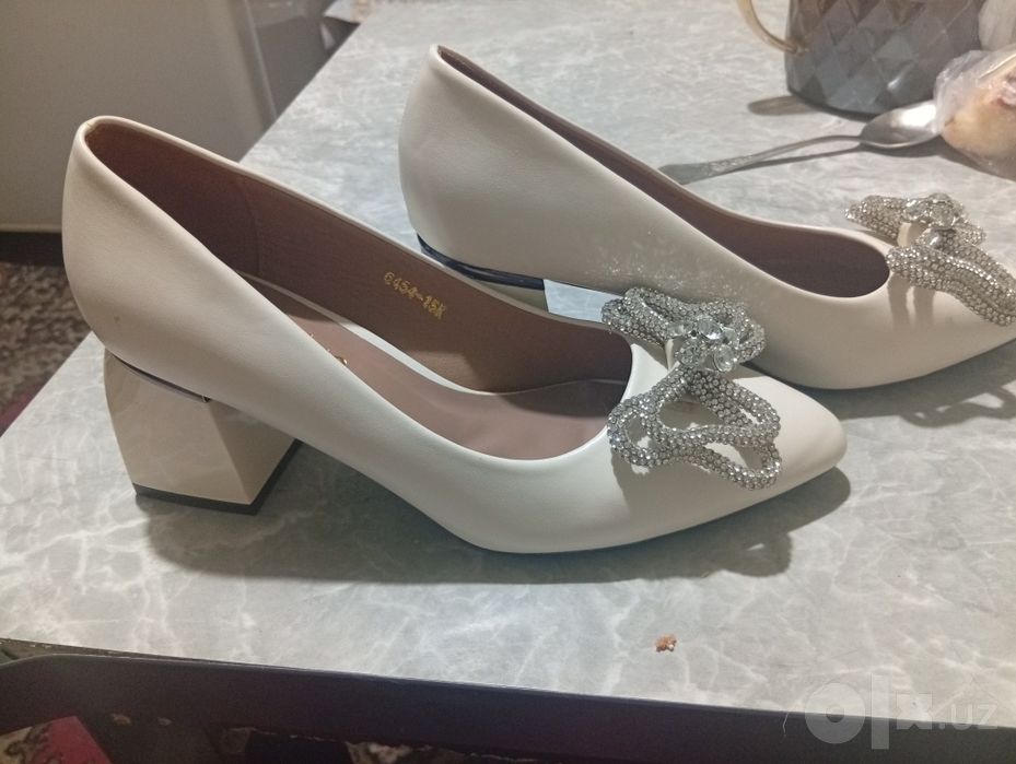 Продам женские туфли новые