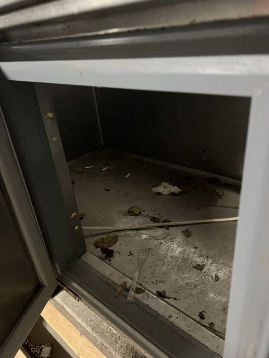 Салатен бар с 3 врати