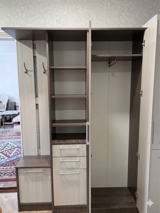 Продается шкаф для прихожей б/у