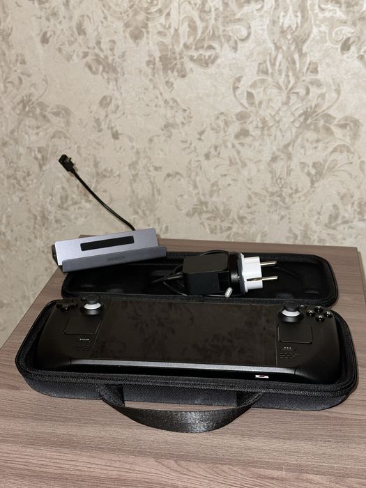 Steam deck 256 GB с док-станцией