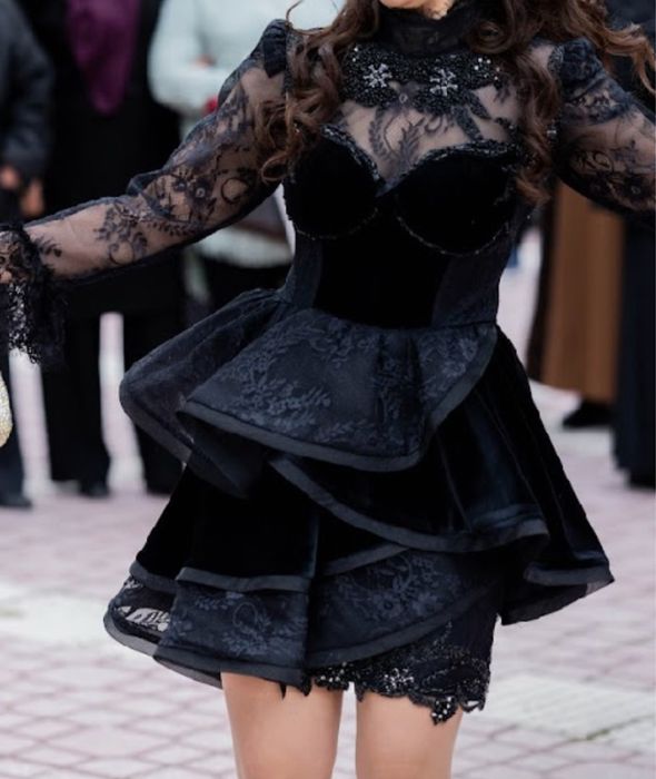 Официална рокля.