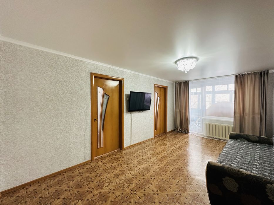 На 26-квартале предлагаем 4-комнатную квартиру на 2-этаже