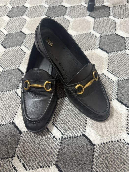 Кожаные лоферы Zara