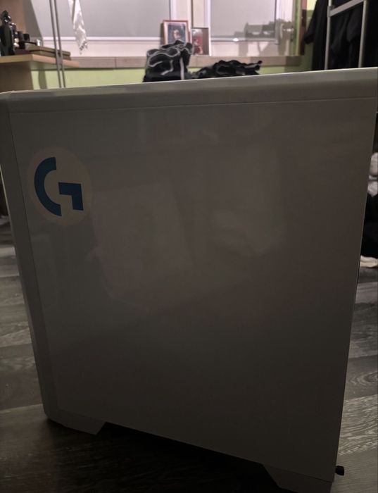 Vand procesor cu placa de baza si carcasa detalii in descriere