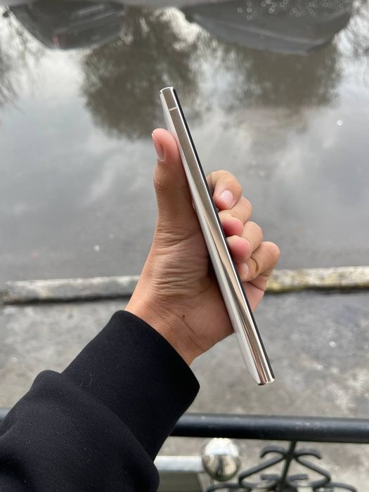 Samsung galaxy s23 ultra 5G 12/256gb holati ideal