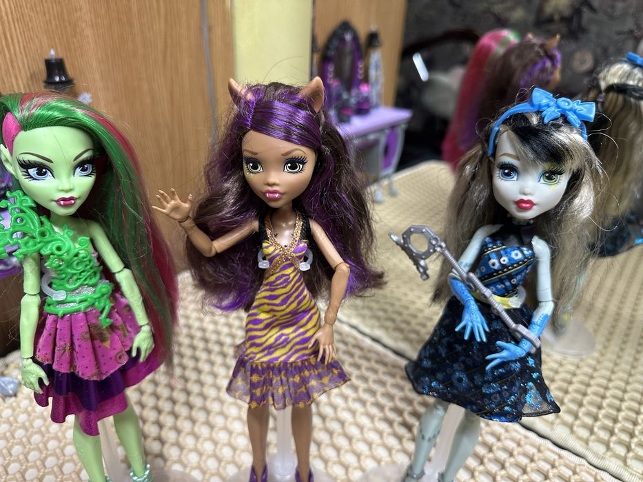 Продам кукол монстр хай!