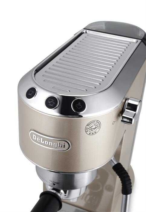 Кофеварка DeLonghi EC885.BG объем 1.1 литра с первых рук новая!