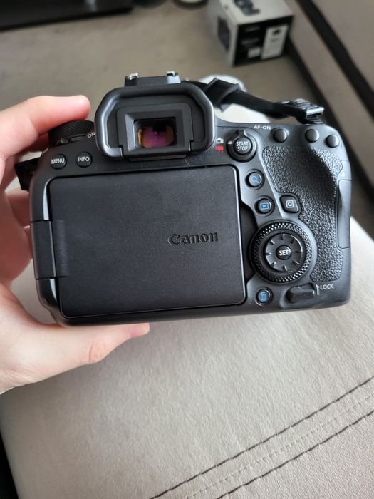 Canon 6D Mark 2 отличен
