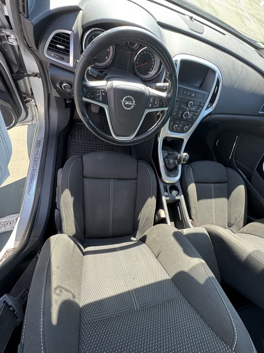 Opel Astra J Sport Tourer 2011 – 2.0 CDTI