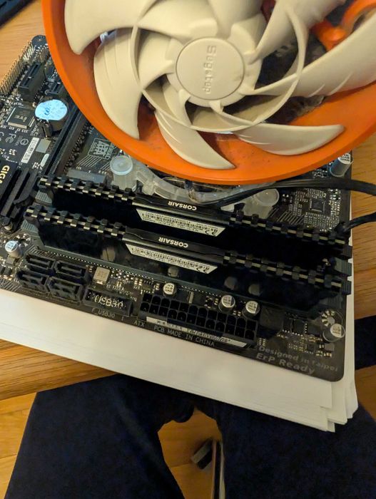 placa de baza Gigabyte GA B250M DS3H