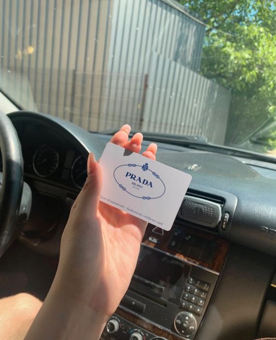 Ochelari Prada Autentici cu toate accesoriile (bon de cumparare, toc, laveta, card, carte)