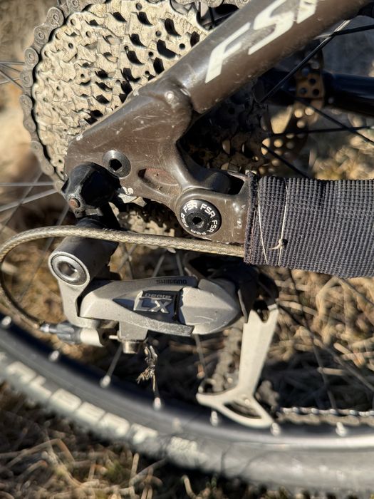 Bicicleta full suspension apecialized