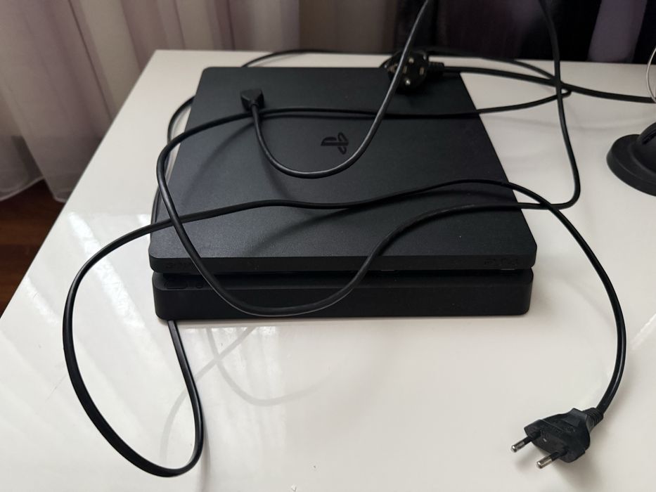 Продам.Плестейшн 4