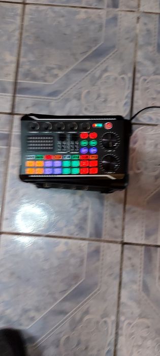 Cub Chitară Harlei Benton activ + Mixer Pasiv Nou pt.Studiu