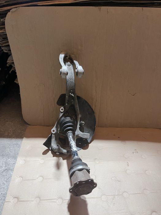 Fuzeta stanga fata Audi A8 4H 3.0 CDTA 4H0407241J an 2011-2017