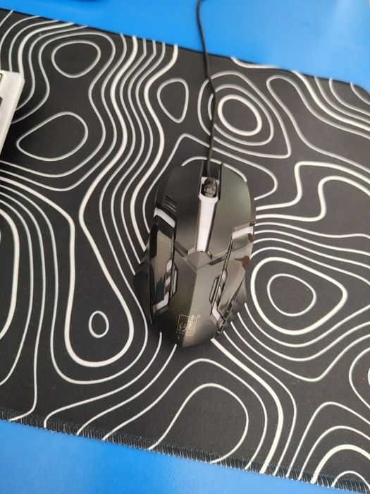 Vând PC gaming+ mouse tastatura