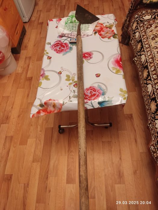 Лопаты, тяпки, Вилы.