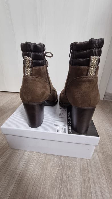 Ghete damă cu toc