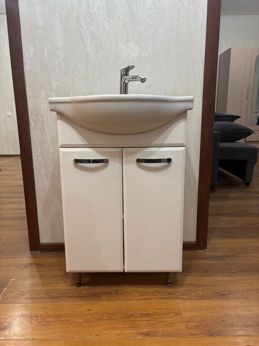 Продам раковину со смесителем