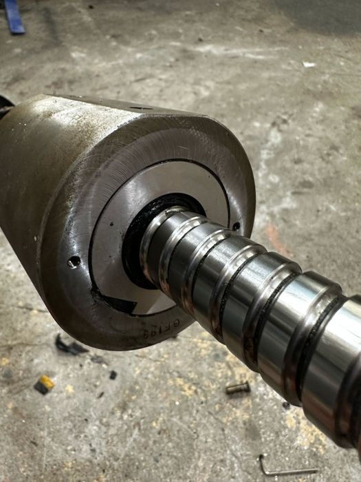 Șurub cu bile CNC de 25 pas 10 – 1000 mm – piuliță industrială în carc