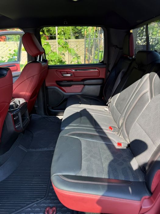 Dodge RAM Rebel 5.7 HEMI V8