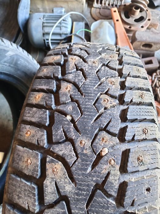 Продам зимние шины 225, 60,17