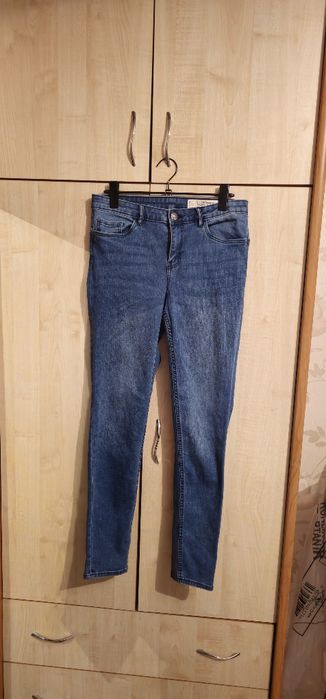 Продам новые джинсы р.44-46