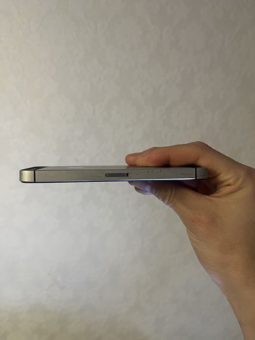 Продам iPhone 5s