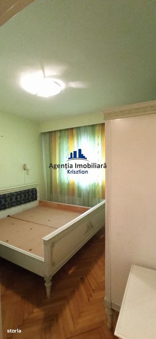 Apartament cu 4 camere de vânzare în Micro 16