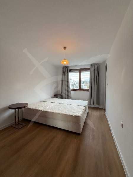 Тристаен - Център