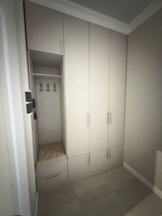 Продам шкаф в прихожую