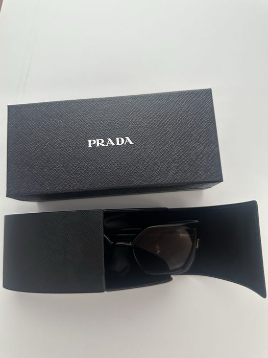 Слънчеви очила Prada