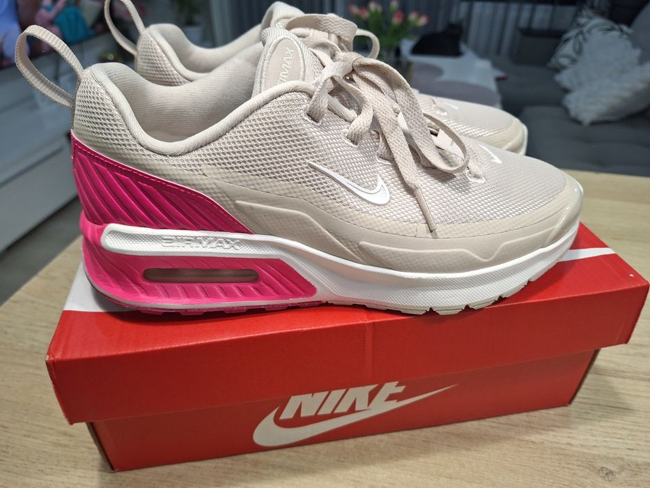 Дамски оригинални маратонки Nike air max