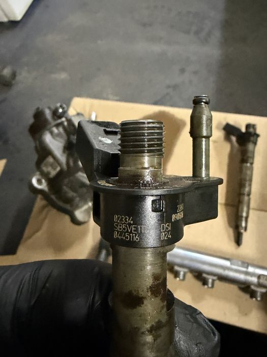 Продавам комплект Дюзи и помпа +рейл N47d20 BMW 2.0D 177кс