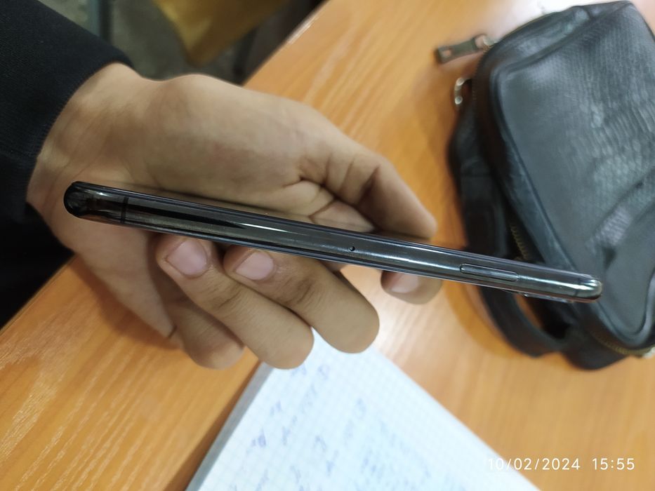 iPhone X LL/A hamma narsasi radnoy