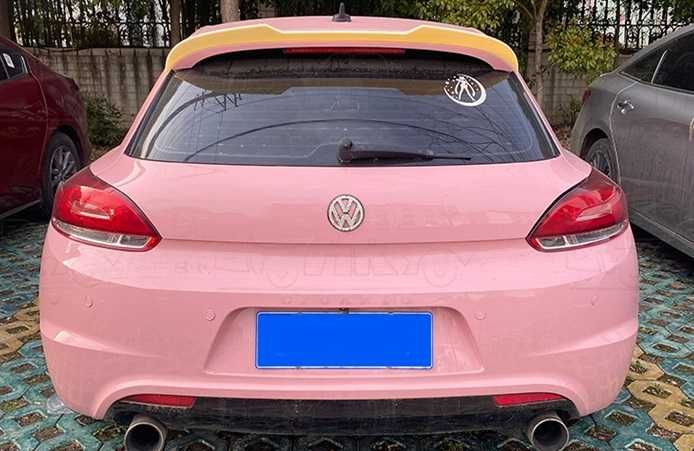 Eleron pentru haion Volkswagen Scirocco negru lucios