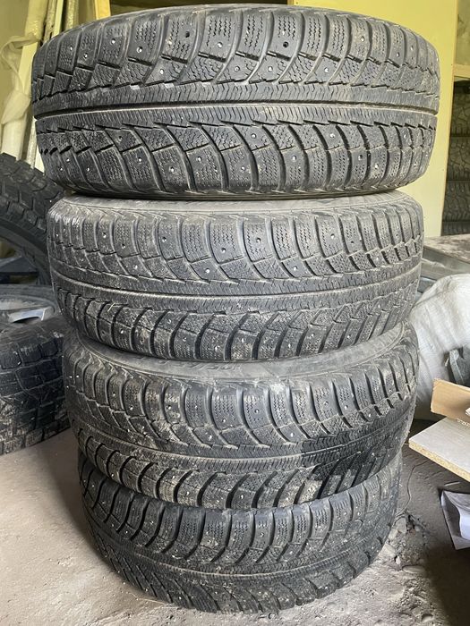 Продам оригинальные диски  с резиной.