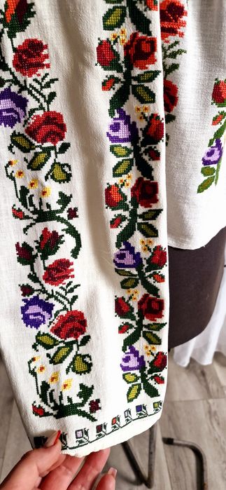 Ie autentic  pe pânză