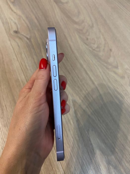 Продам Iphone 14